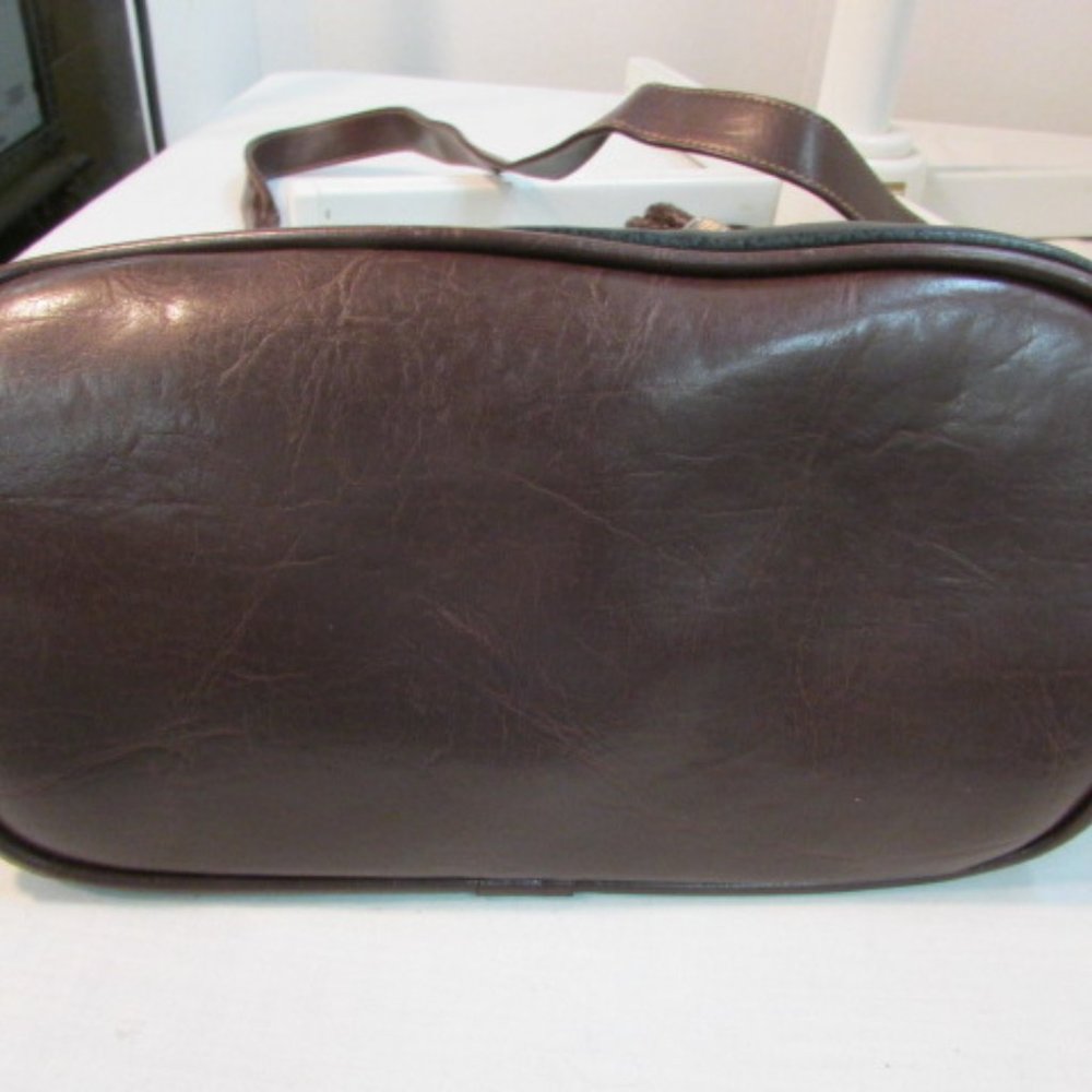 Jackson Drawstring Vinyl Bucket Bag - Picture 4 of 7